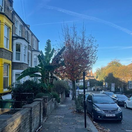 Self-Contained Flat On The 2Nd Floor You Will Share With One Other Guest, In A Family House 2 Minutes Walk From Tufnell Park Station 2Nd Floor With Stairs Лондон Экстерьер фото