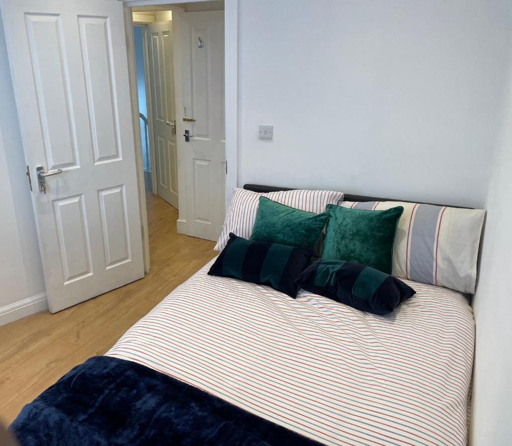 Self-Contained Flat On The 2Nd Floor You Will Share With One Other Guest, In A Family House 2 Minutes Walk From Tufnell Park Station 2Nd Floor With Stairs Лондон Экстерьер фото